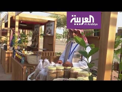 أهالي جازان يستعرضون ثقافة إعداد وتحميص البن أمام زوار الشارع الثقافي